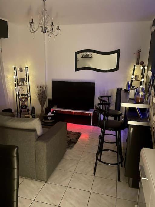 Appartement - Chic Et Cosy A 30 Minutes De Paris Et 25 Minutes De Disney Ozoir-la-Ferrière Kültér fotó